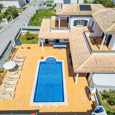 فيلة Isa - Pool - Ac - Wifi - By Bedzy *