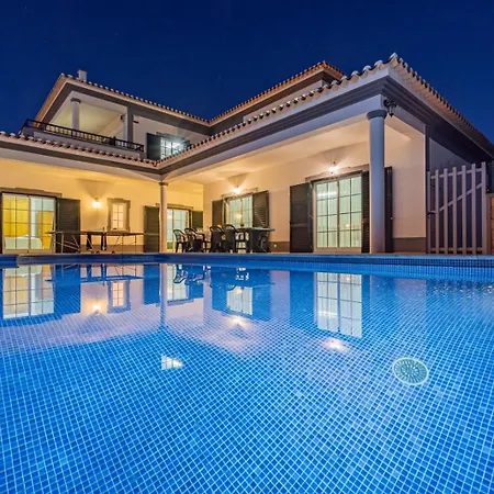 Isa - Pool - Ac - Wifi - By Bedzy
