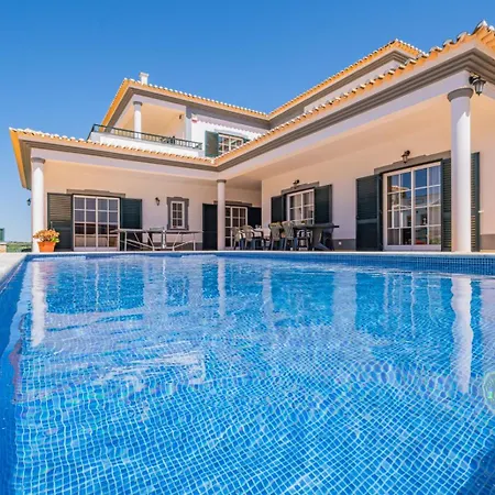 Isa - Pool - Ac - Wifi - By Bedzy *